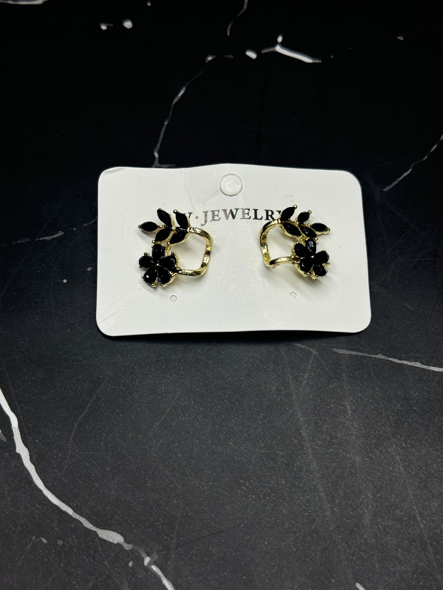 Trendy Leaf & Flower Shade Stud Earring - Korean Design Wholesale